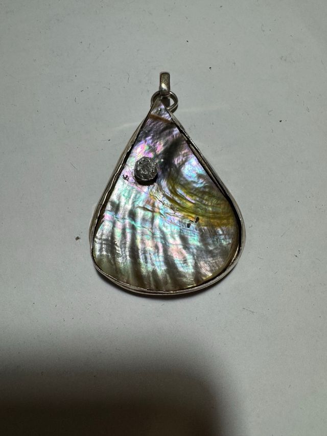 Ciondolo in argento e madreperla