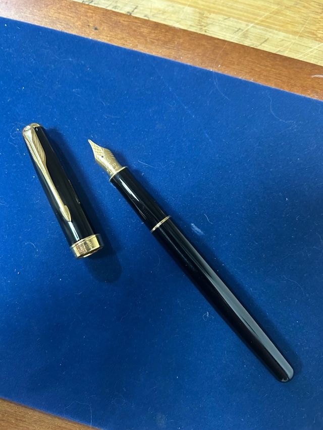 PLUMA PARKER SONNET LACA ORO 18K