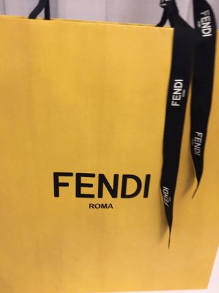 Busta Fendi con fiocco