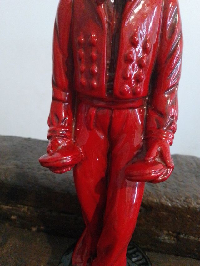 Vecchia figura rossa di Ibiza