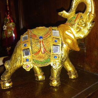 Elefante tribale color oro