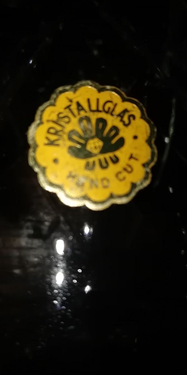 Bottiglia cristallo e sei bicchieri 