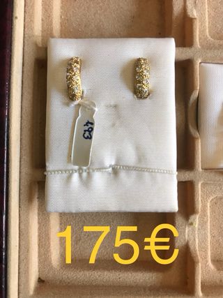 Pendientes oro y pedrería. REBAJAS para Navidad