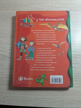 Kika Superbruja y los dinosaurios (Kika Superbruja / Kika Super Witch) (Spanish Edition)