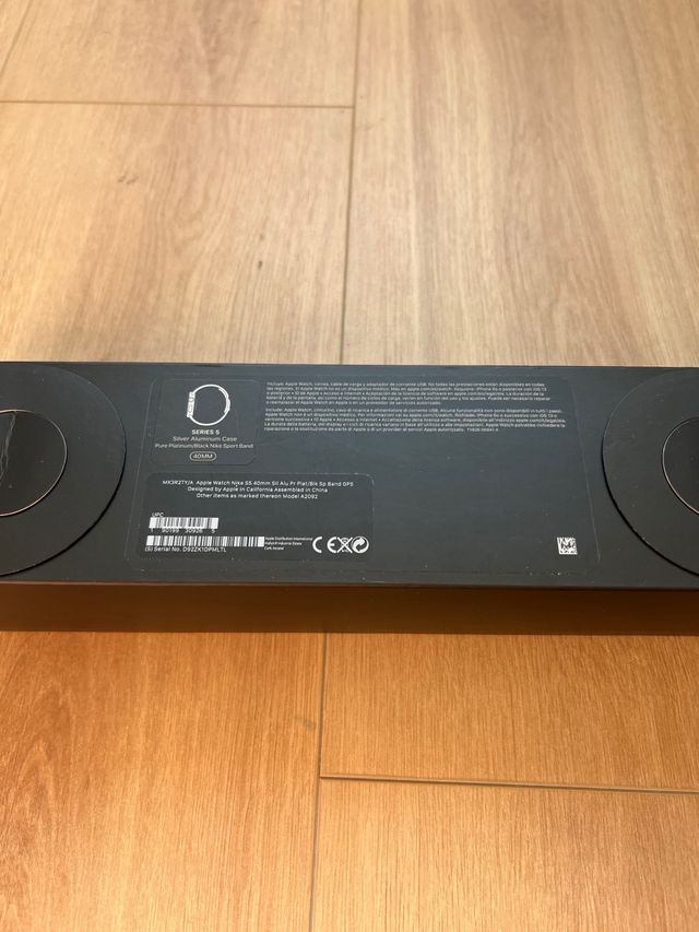 Caja apple watch + cargador apple watch
