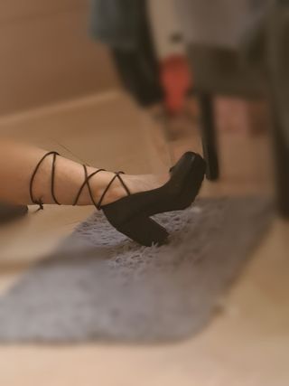 Zapato tacón ancho anudado lazada pierna shein