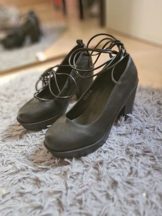 Zapato tacón ancho anudado lazada pierna shein