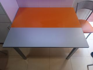 Mesa cocina/ Comedor cristal y 4 sillas 