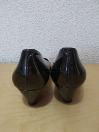 Zapatos mujer charol fiesta negros.N°36. Tacon 4cm