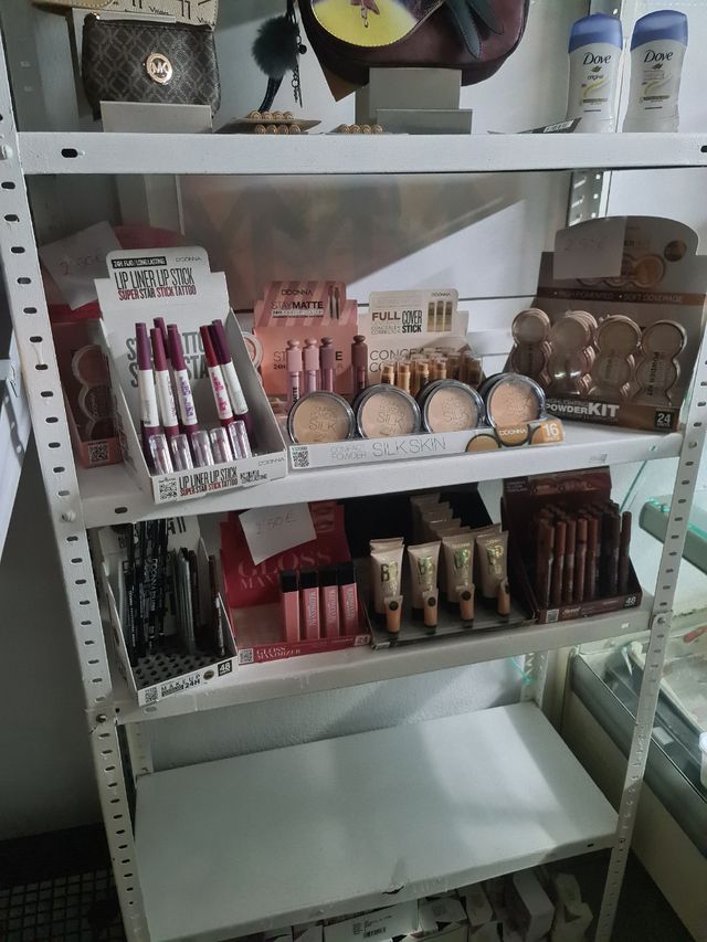 Pinturas de maquillaje la pieza a 1,50€