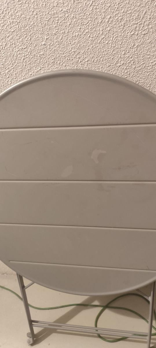 2 Mesas metálicas de Ikea