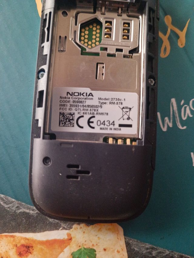 Nokia 2730c-1