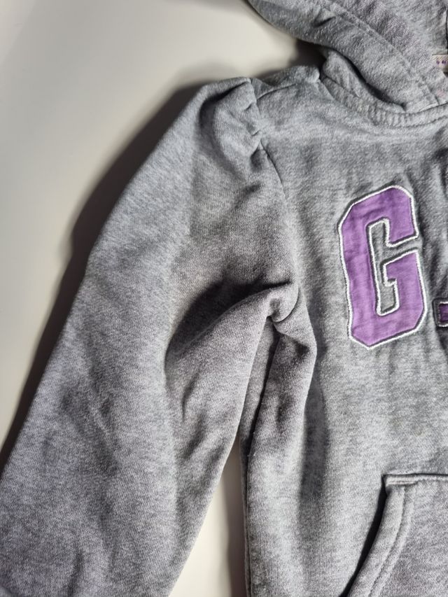 SUDADERA GAP NIÑA 5años