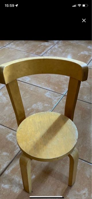 Dos sillas de niño