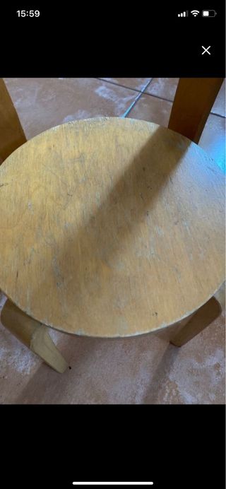 Dos sillas de niño