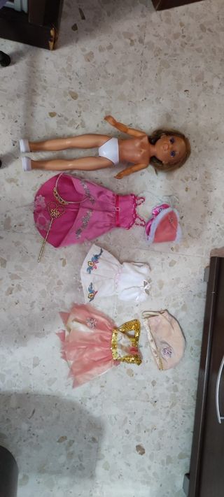 Nancy tres vestidos de cuentos