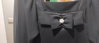 Blusa negra de mujer elegante