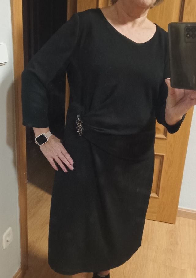 Vestido muy elegante T-44