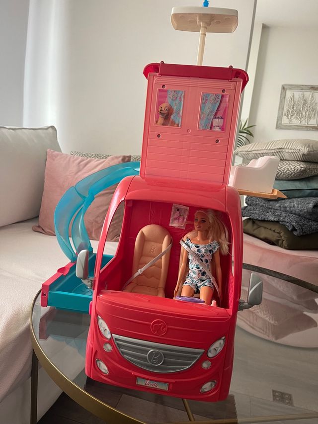 Super caravana Barbie dream camper incluida Barbie