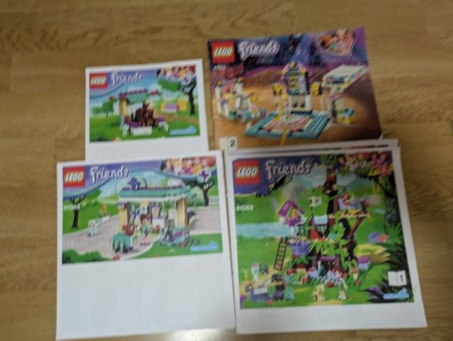 varios Lego friends