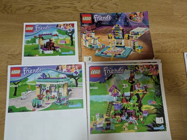 varios Lego friends
