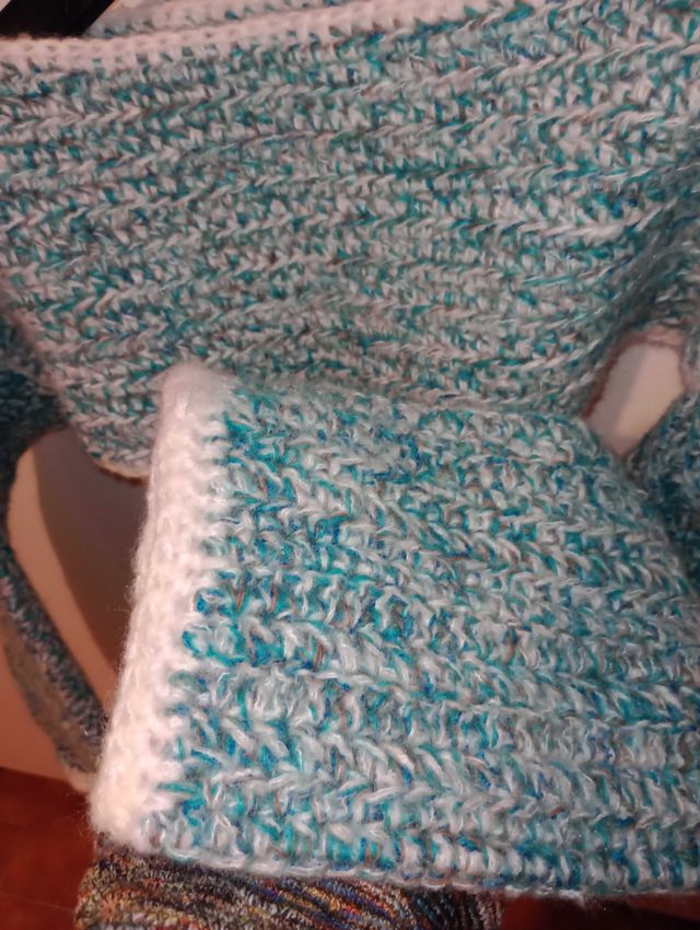 Maglioncino fatto a mano