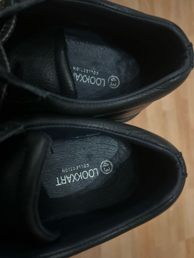 Zapato de hombre en cuero negro. Talla 43