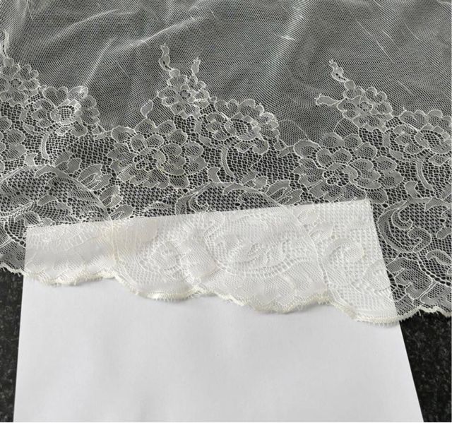 Mantilla media luna fallera