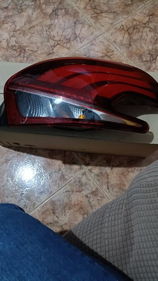 Piloto trasero derecho Peugeot