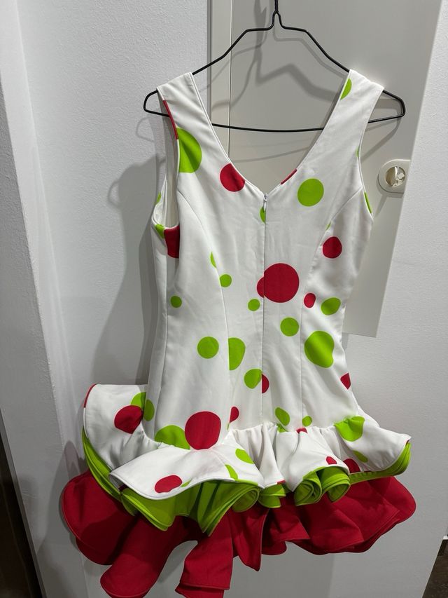 Vestido de gitana corto de volantes y lunares