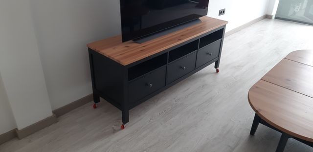 Mesa TV madera y negro