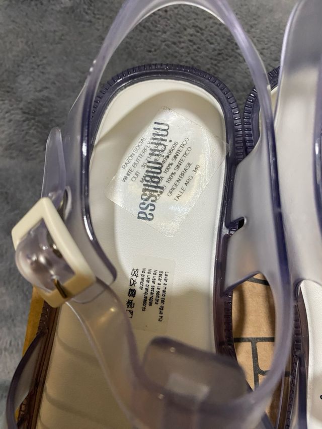 Sandalia Melissa niña