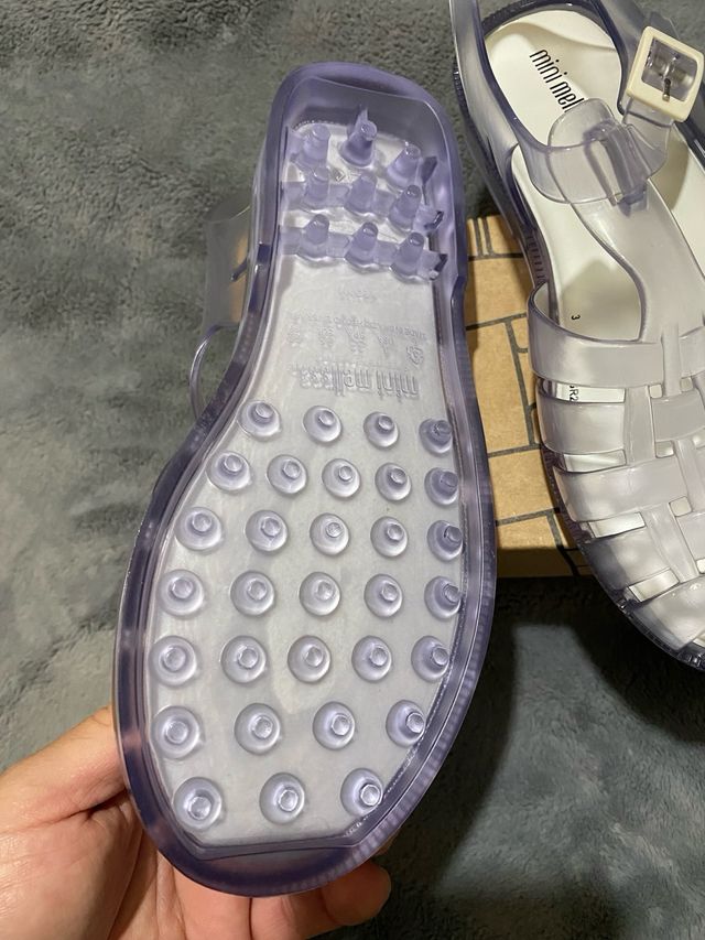 Sandalia Melissa niña