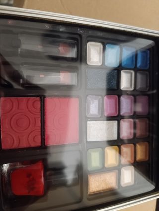 Caja maquillaje