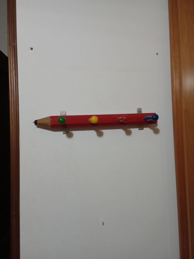 Percha infantil de lapiz