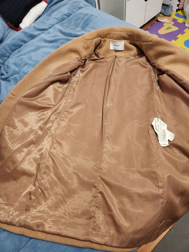 Cappotto cammello Stradivarius, è nuovo