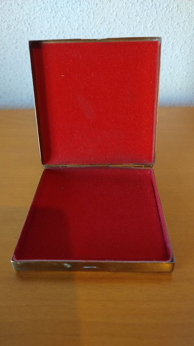 Pitillera Vintaje latón labrado (1975) 