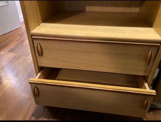 Armario con mesa plegable