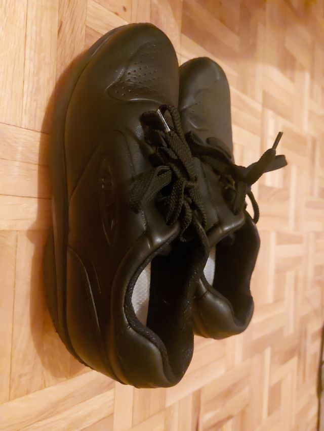 Deportivas MBT, talla 39