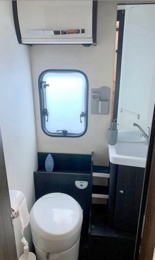 Autocaravana roller team 284