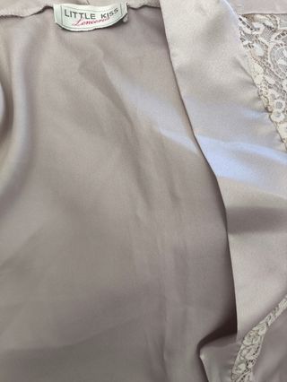 Bata raso y encaje rosa