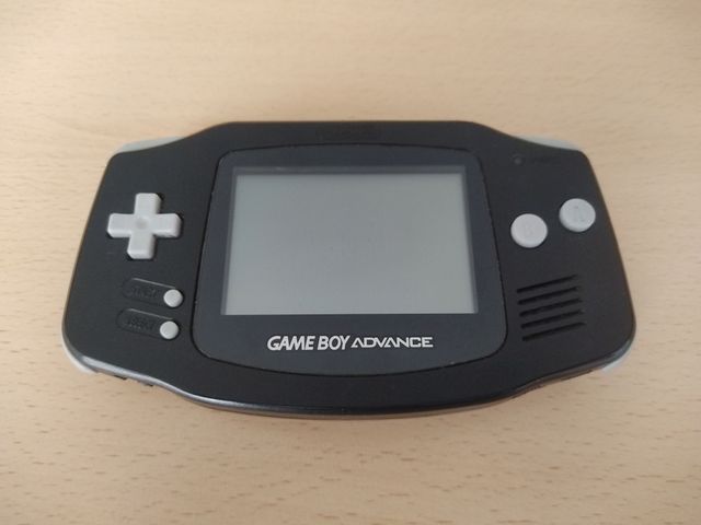 ⚫ GameBoy Advance negra