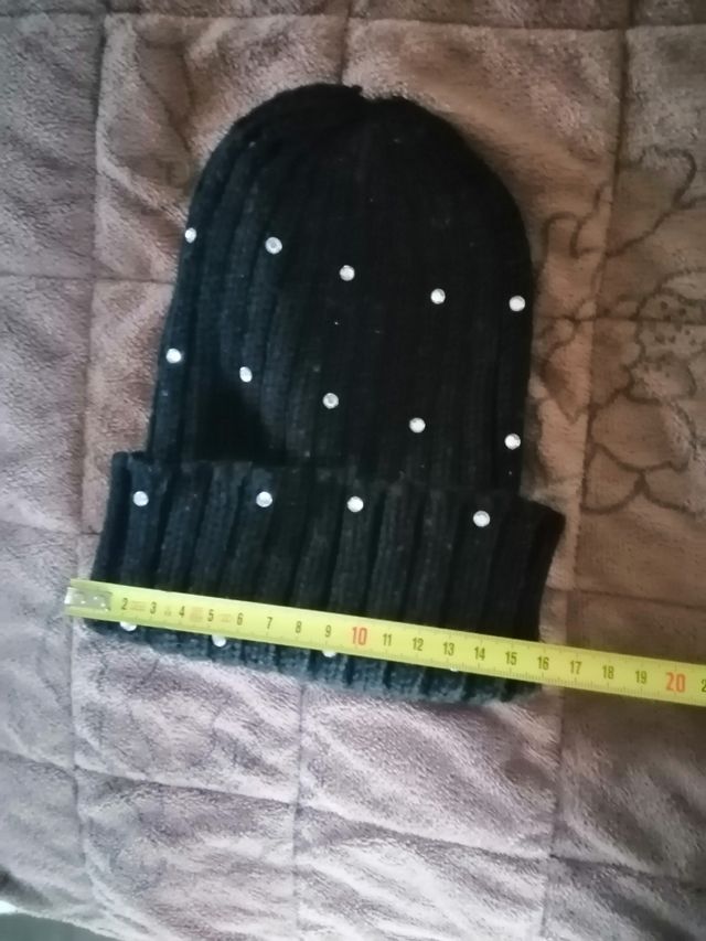 Lotto 3 berretti (il nero è nuovo)