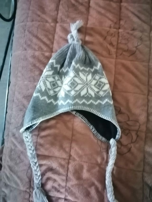 Lotto 3 berretti (il nero è nuovo)