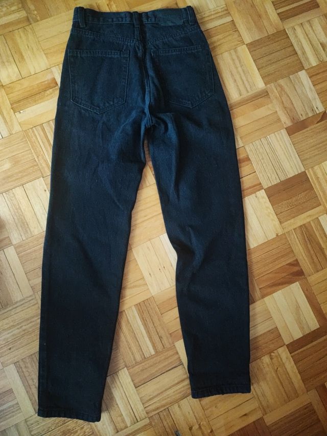 Jeans mom tiro alto negro 32