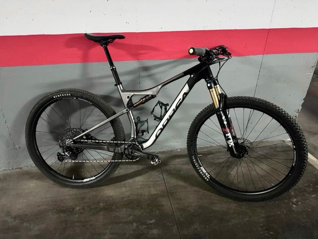 Orbea Oiz M10 TR XT fox kashima