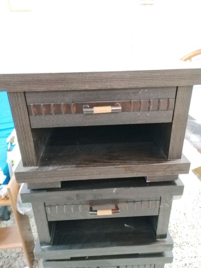 JUEGO 4 MESITAS DE NOCHE