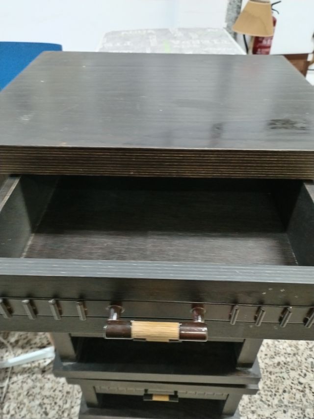 JUEGO 4 MESITAS DE NOCHE