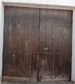 Portalón antiguo de madera 