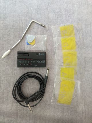 Guitarra ST300-BLK - Type Strat vintage - Black